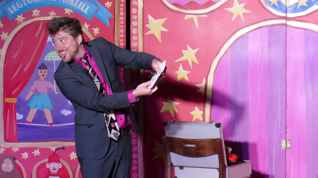 25. számú profil – Bűvészet • Stand up • Színpadi show