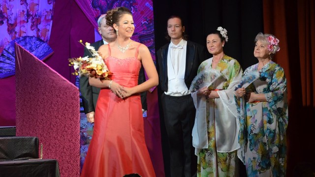 117. számú profil – Énekes műsor • Humoros jelenet • Színpadi show • Utazó színház • Zenés előadás • Zenés produkció