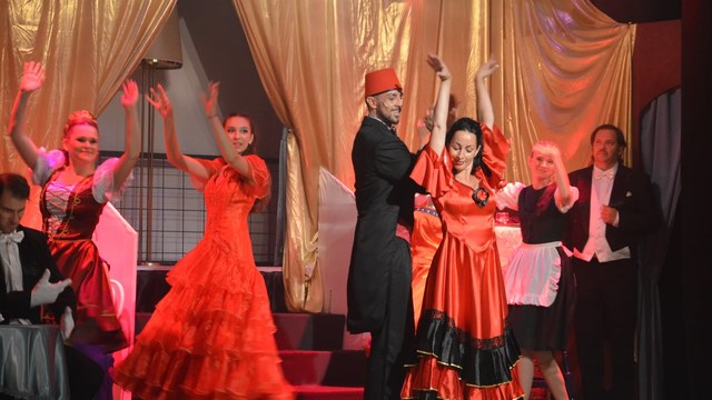 117. számú profil – Énekes műsor • Humoros jelenet • Prózai előadás • Színpadi show • Tánc show • Utazó színház • Zenés előadás • Zenés produkció