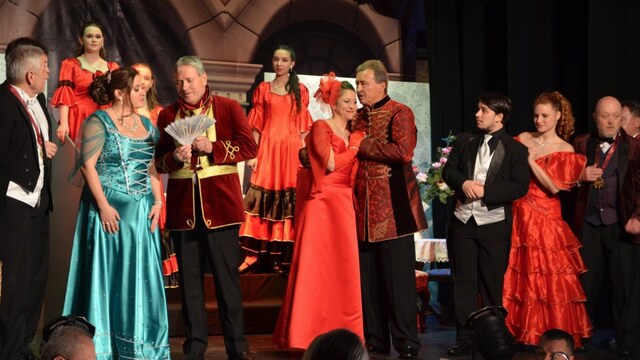 117. számú profil – Énekes műsor • Humoros jelenet • Prózai előadás • Színpadi show • Zenés előadás • Zenés produkció